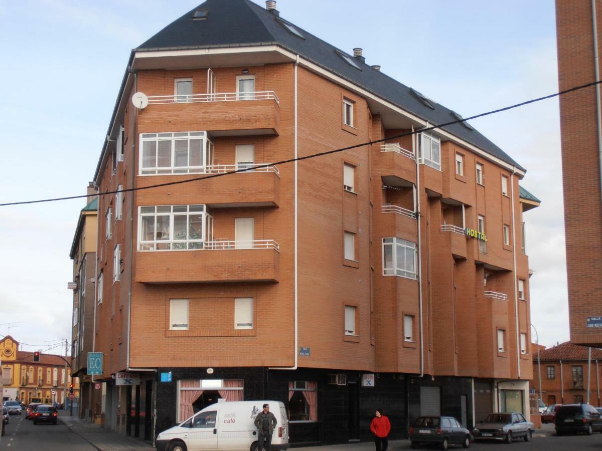 Hostal ** Ec León Exterior foto
